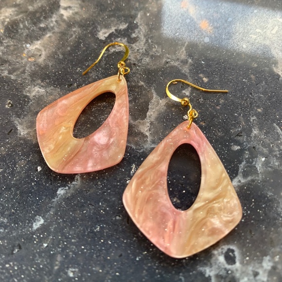 *SOLD*Handmade Earrings 🎀 - Picture 3 of 3